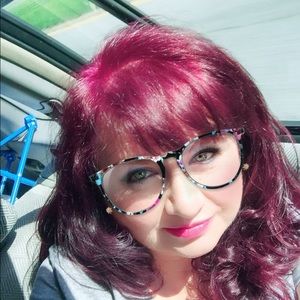 Meet your Posher, Sharon